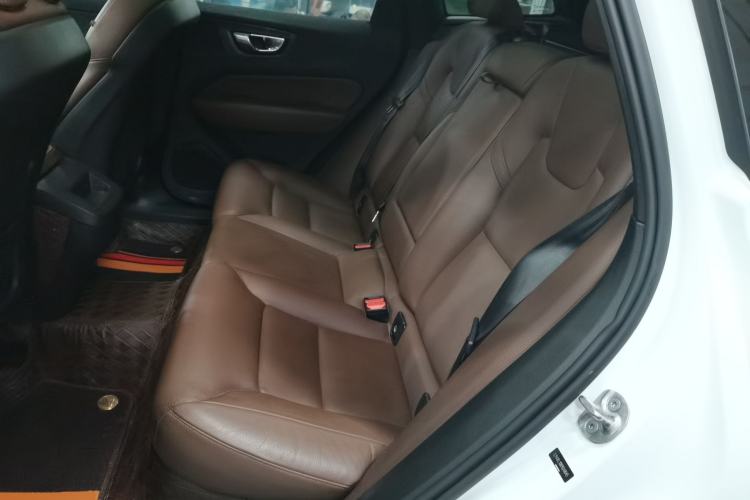 Used Volvo XC60 2023 B5 4x4 Smart Luxury Edition