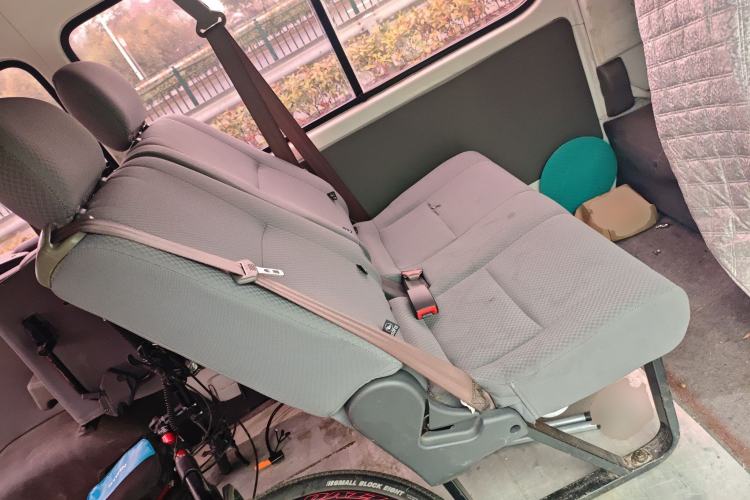 Used Jinbei Hiace 2016 2.0L Express Series Standard Version V19
