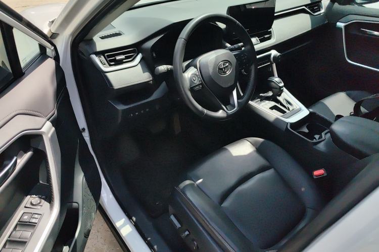 Used Toyota RAV4 2023 2.0L CVT Two-Wheel Drive Fashion Plus Edition Driver Seat