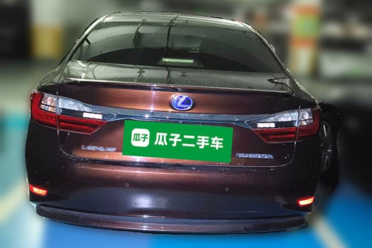 Used Lexus ES 2015 300h Comfort Edition
