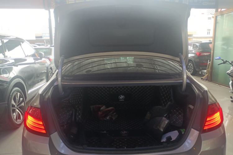 Used BMW 5 Series 2014 525Li Luxury Design Package Trunk