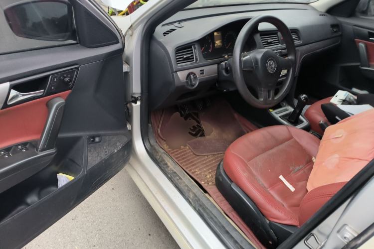 Used Volkswagen Lavida 2013 1.6L Manual Fashion Edition