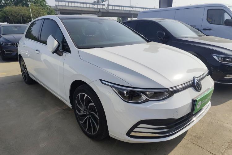 Used Volkswagen Golf 2023 Facelift 280TSI DSG Pro Front Right 45 Deg