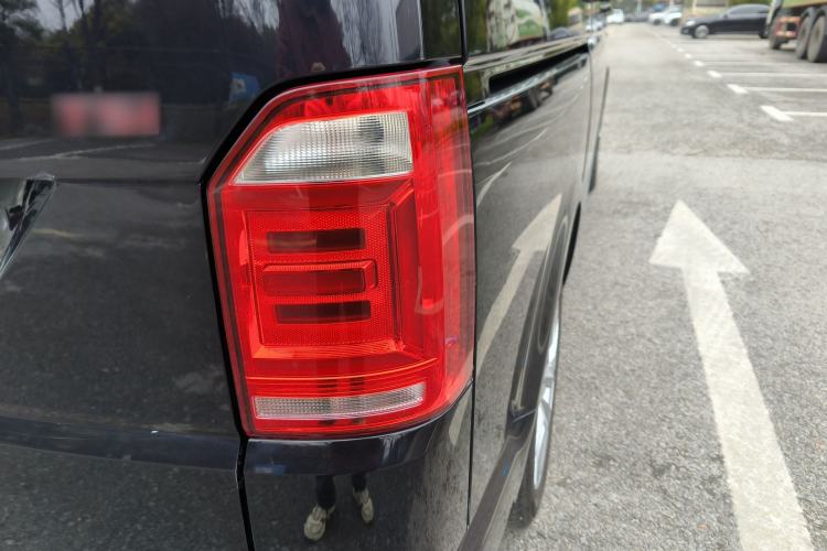 Used Volkswagen Multivan 2018 2.0 TSI Two-Wheel-Drive Luxury Edition 7 Seats
