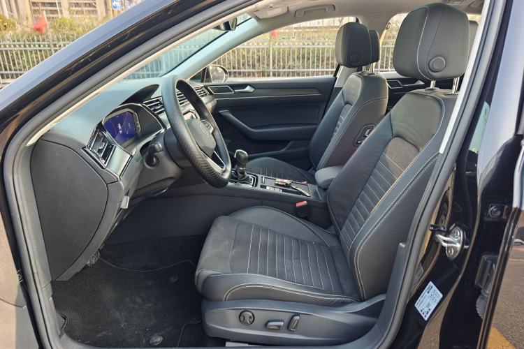 Used Volkswagen Magotan 2020 330TSI DSG Luxury Edition Left Front Seat