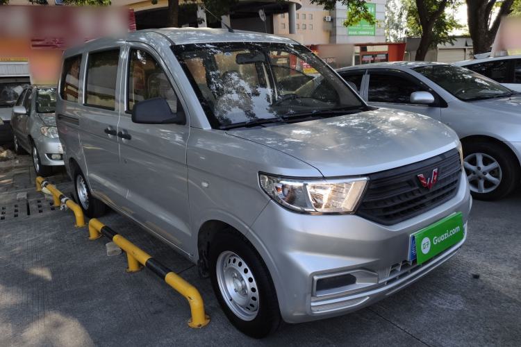 Used Wuling Hongguang V 2019 1.5L Jingqu Version China VI LAR