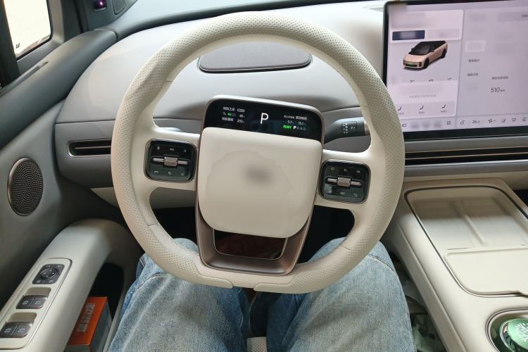 Used Li Auto i6 2025 Model Two-Wheel-Drive Standard Type
