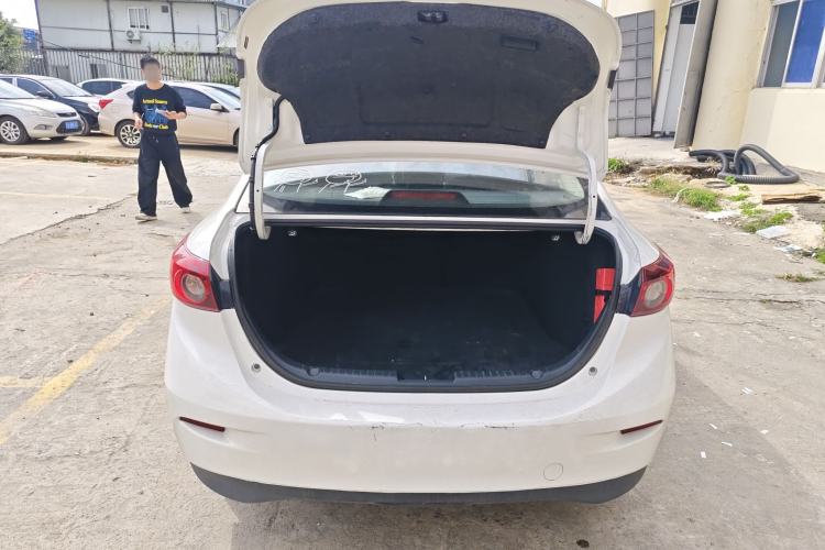 Used Mazda 3 Axela 2016 Sedan 1.5L Automatic Comfort Model