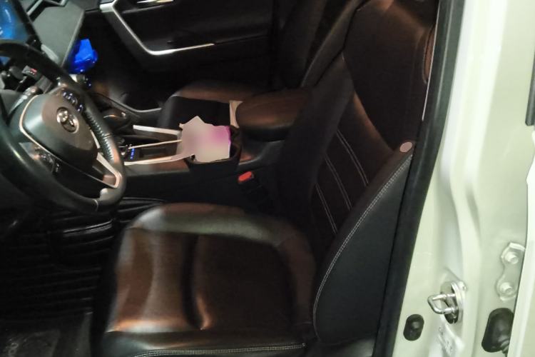 Used Toyota RAV4 2020 2.0L CVT Two-Wheel Drive Prestige Edition Left Front Seat