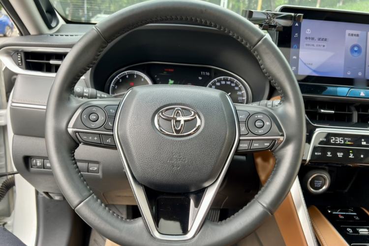 Used Toyota Venza 2022 2.0L CVT Two-Wheel Drive Prestige Edition Interior 12