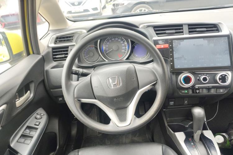 Used Honda Fit 2014 1.5L SE CVT Fashion Model Steering Wheel