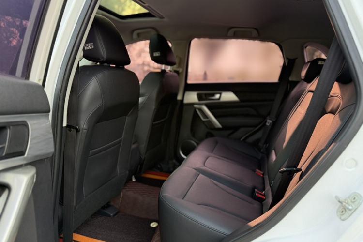 Used Haval H2 2017 Red-Label 1.5T Manual Two-Wheel Drive Luxury Model