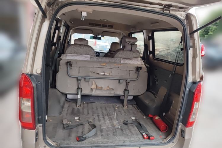 Used Wuling Rongguang V 2018 1.5L Standard Version
