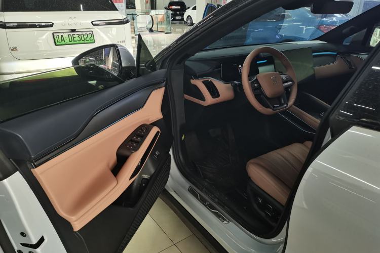 Used BYD Song L EV 2025 Intelligent Driving Version 662 km LiDAR Excellence Edition
