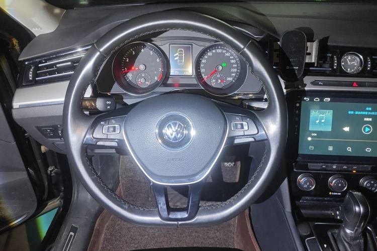 Used Volkswagen Magotan 2018 330TSI DSG Advanced Model
