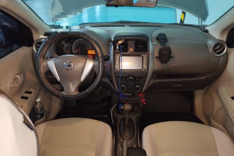 Used Nissan Sunny 2015 1.5XE CVT Master Edition Center Console