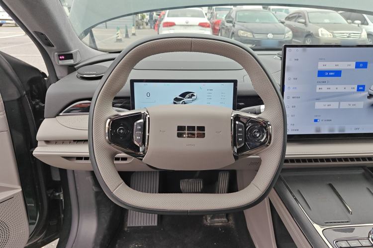 Used Geely Galaxy 8 2025 130km EM-P Starship Edition
