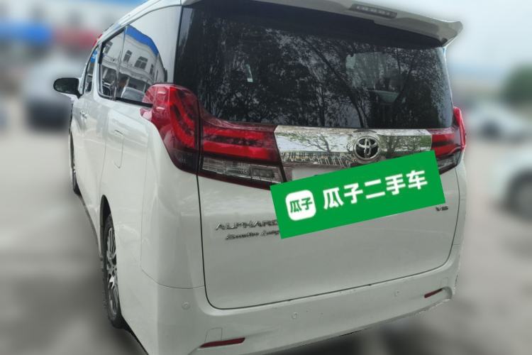 Used Toyota Alphard 2015 3.5L Luxury Edition
