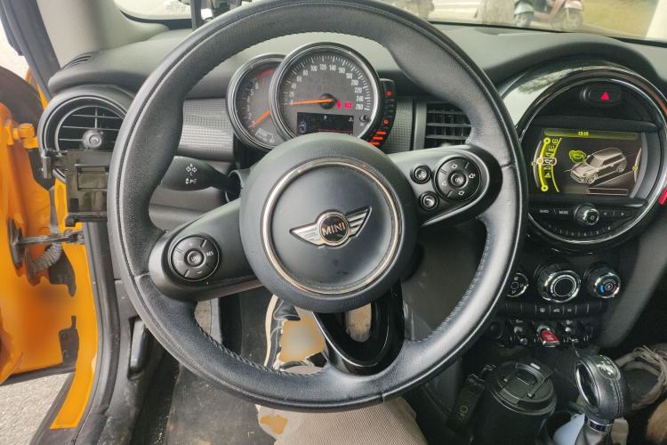 Used MINI MINI 2014 1.5T COOPER Fun
