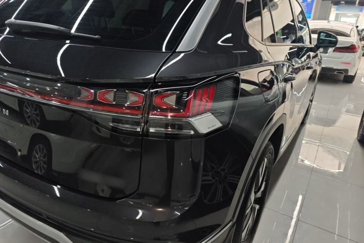 Used Volkswagen Tayron 2023 330TSI Two-Wheel-Drive Luxury Plus Advanced Version Right Rear Taillight