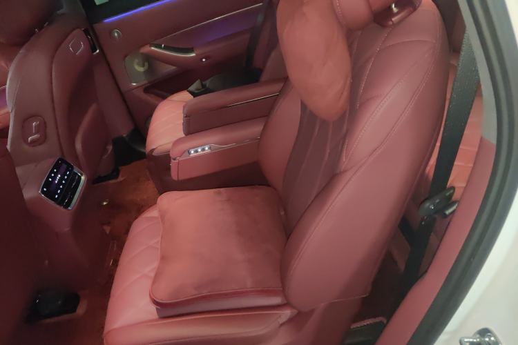 Used Hima AITO M8 2025 Extended-Range Ultra Version 53.4 kWh 6-Seater Edition
