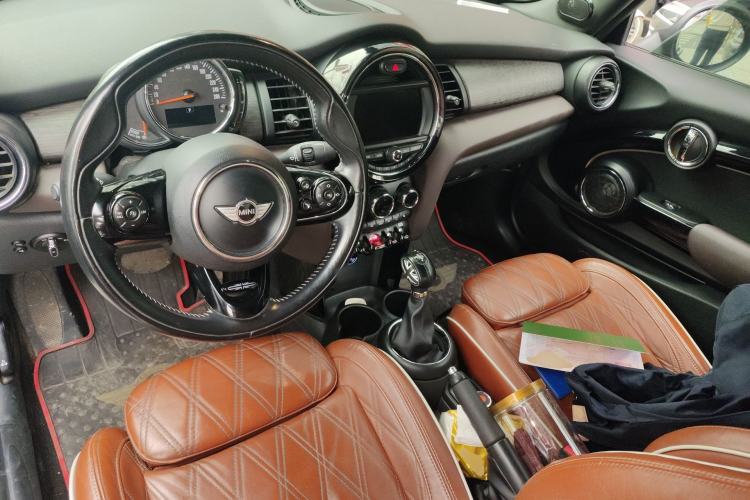 Used MINI 2017 1.5T COOPER CABRIO Freedom Edition Center Console