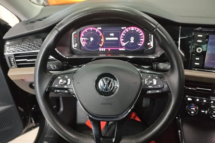 Used Volkswagen Passat 2019 330TSI Luxury Edition China VI Standard Steering Wheel