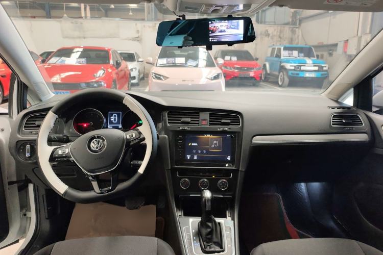 Used Volkswagen Golf 2020 200TSI DSG Comfortable and Ambitious Edition