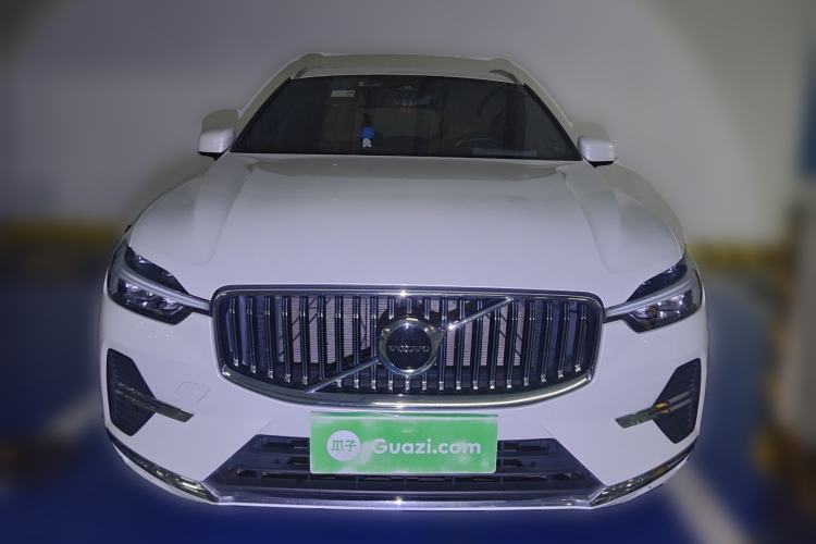 Used Volvo XC60 2023 B5 4x4 Smart Luxury Edition Front
