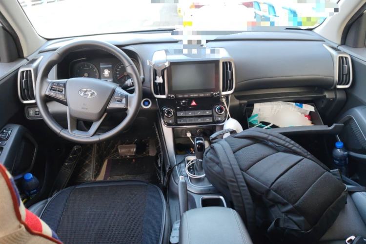 Used Hyundai ix35 2019 2.0L Automatic 2WD Zhiyong·Changxiang Edition China VI Standard Center Console