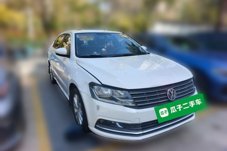 Used Volkswagen Lavida 2015 1.6L Automatic Comfort Edition Front Right 45 Deg