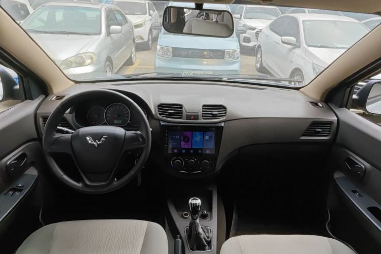 Used Wuling Hongguang 2015 1.5L S Basic Version China V Standard