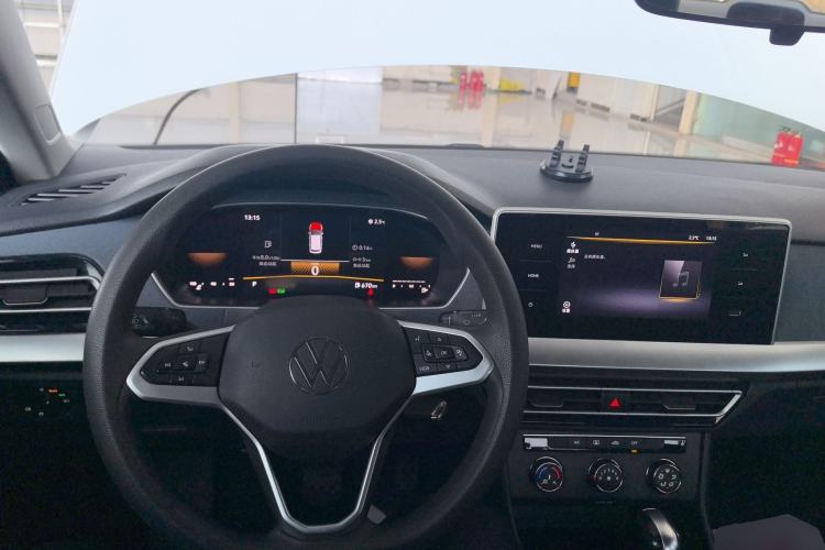 Used Volkswagen Lavida 2023 1.5L Automatic De Yi Edition Center Console