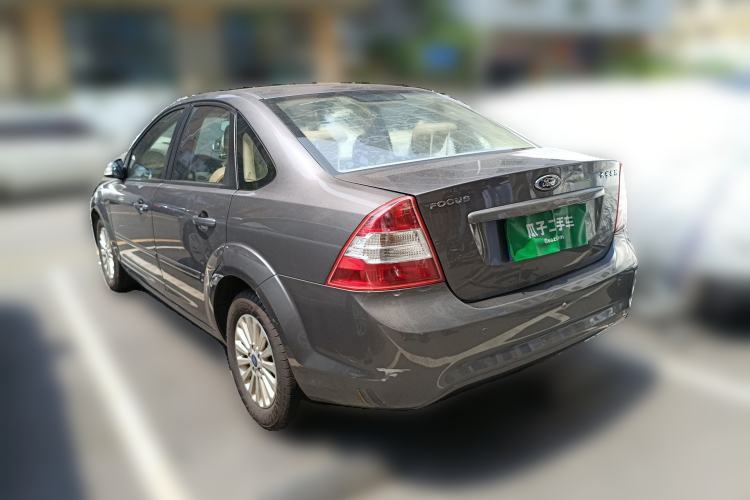 Used Ford Focus 2013 Sedan Classic 1.8L Automatic Fashion Edition