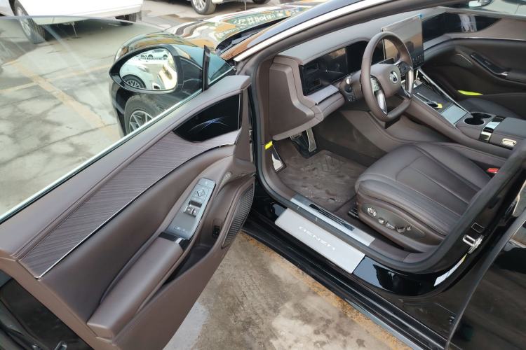 Used Denza Z9 2024 1100 km Four-Wheel Drive Max Version