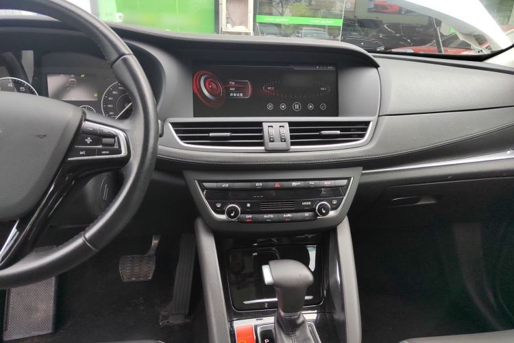 Used BORGWARD BX7 2018 28T Front-Wheel Drive Quality Enjoyment Version 5 Seats China VI Emission Standard Center Console