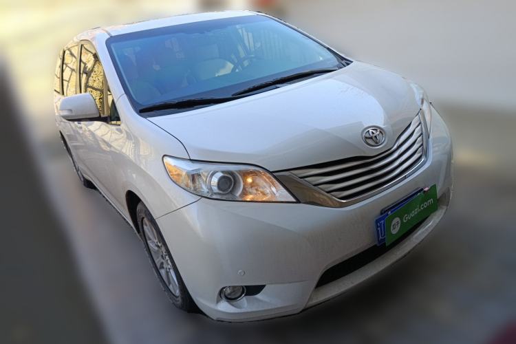 Used Toyota SIENNA 2011 3.5L 4x4 Automatic

