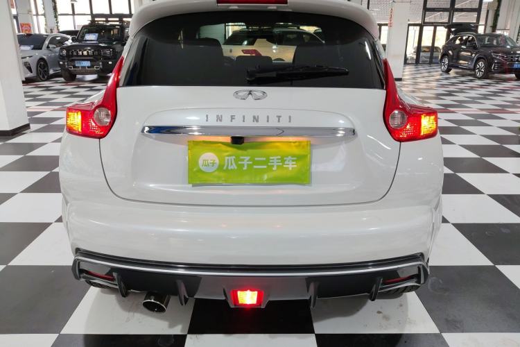 Used Infiniti ESQ 2014 1.6L Spontaneous Edition
