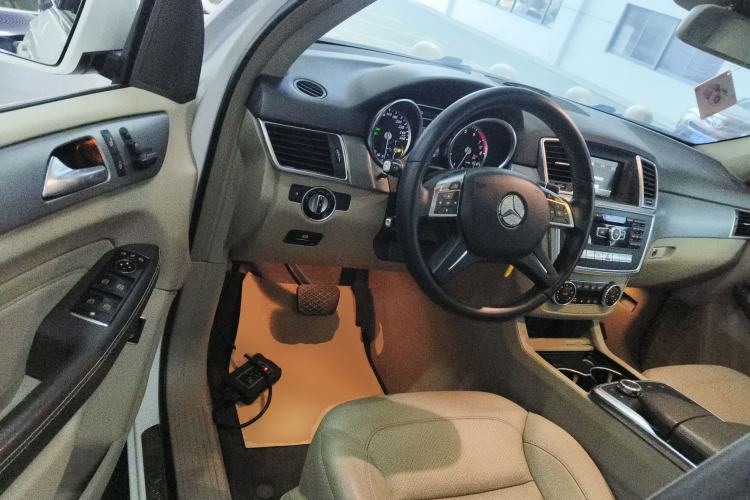 Used Mercedes-Benz M-Class 2014 ML 320 4MATIC
