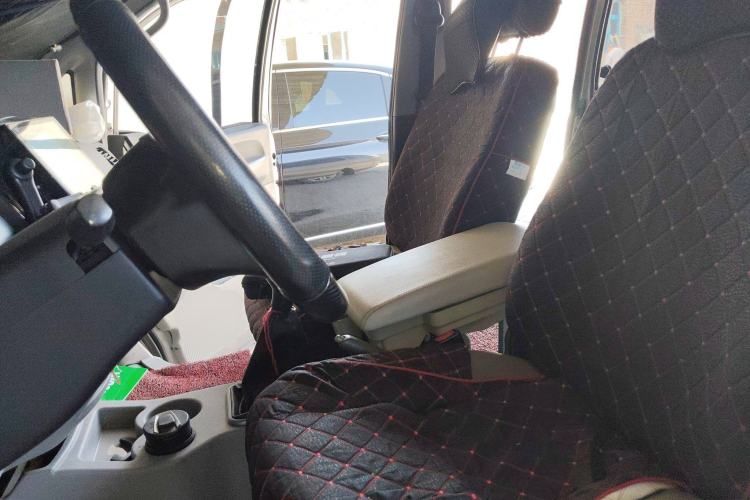 Used FORTHING Lingzhi 2015 V3 1.5L 7-Seater Comfort Model
