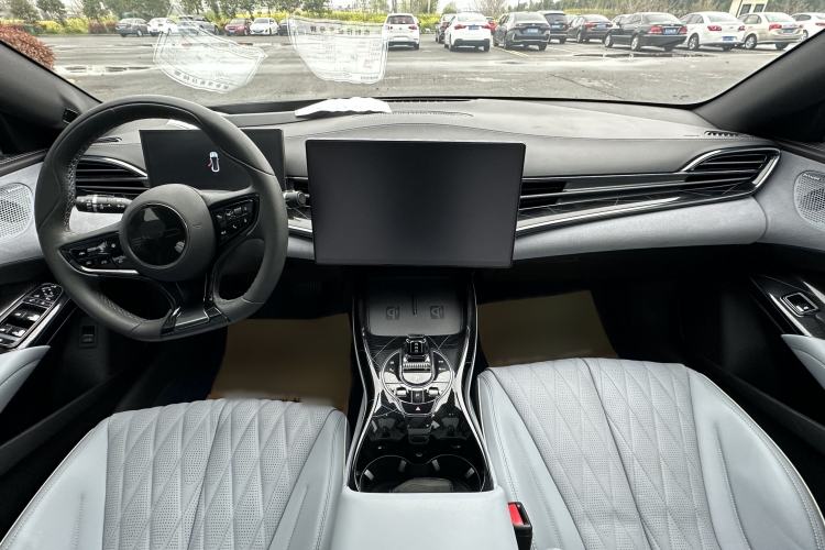 Used BYD Seal 2022 700 km Long-Range Rear-Wheel-Drive Version Interior 2