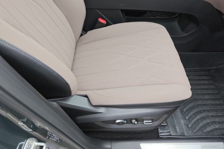 Used Chery Fengyun T8 2025 1.5T 130km Deluxe Version 5 Seats