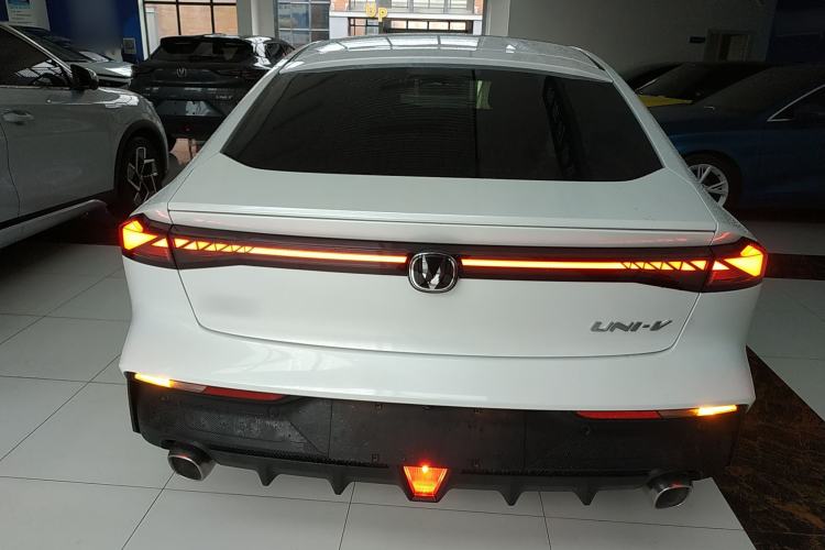 Used Changan UNI-V 2022 1.5T Prestige Version