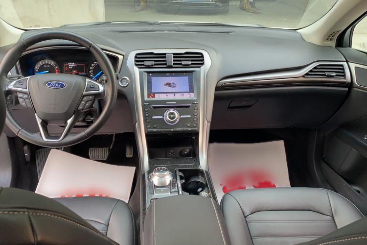 Used Ford Mondeo 2018 EcoBoost 200 Stylish Model Center Console