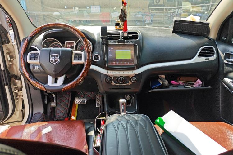 Used Dodge Journey 2013 2.4L Two-Wheel Drive Luxury Version