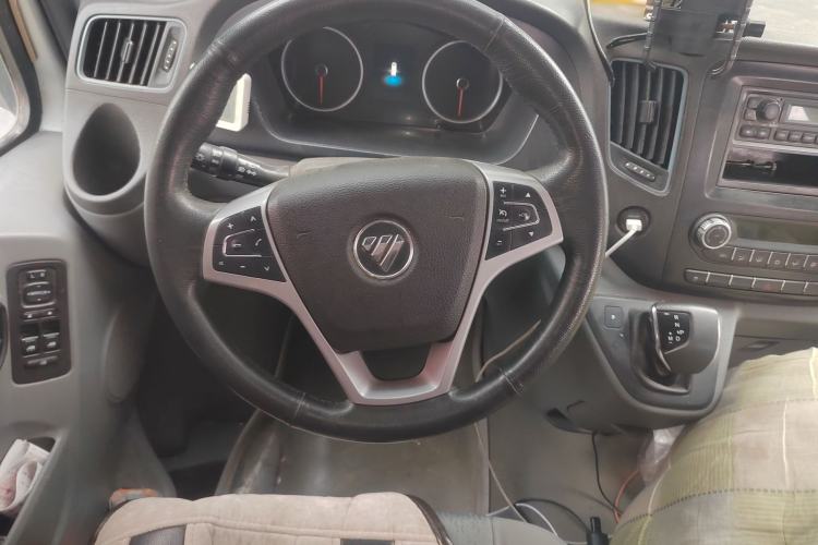 Used Foton Toano 2023 2.0T Automatic Urban Edition Short Wheelbase Mid-Height Design with Single Rear Tire—Available in 5/6/9-Seater Configurations
