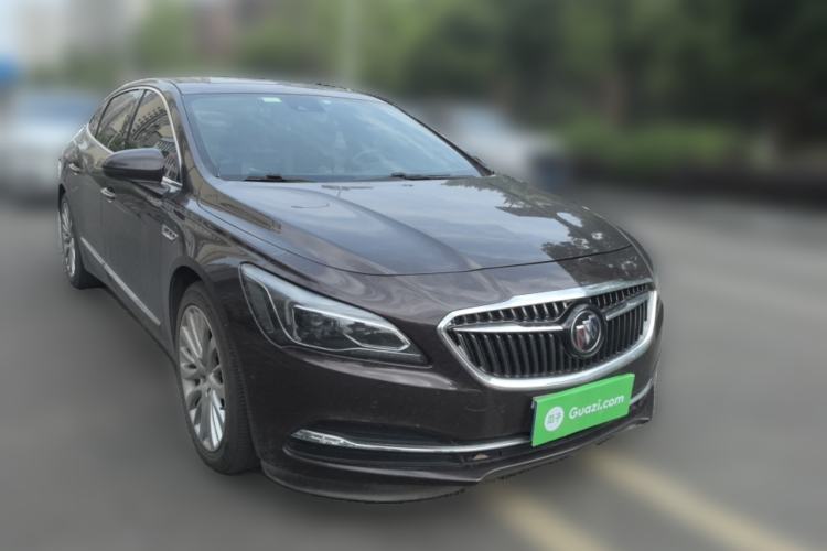 Used Buick LaCrosse 2018 28T Luxury Model Front Right 45 Deg