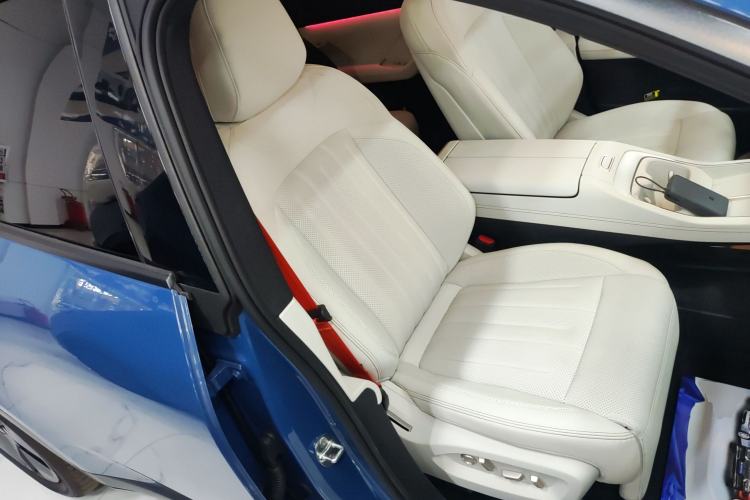 Used ONVO L60 2024 60 kWh All-Wheel Drive