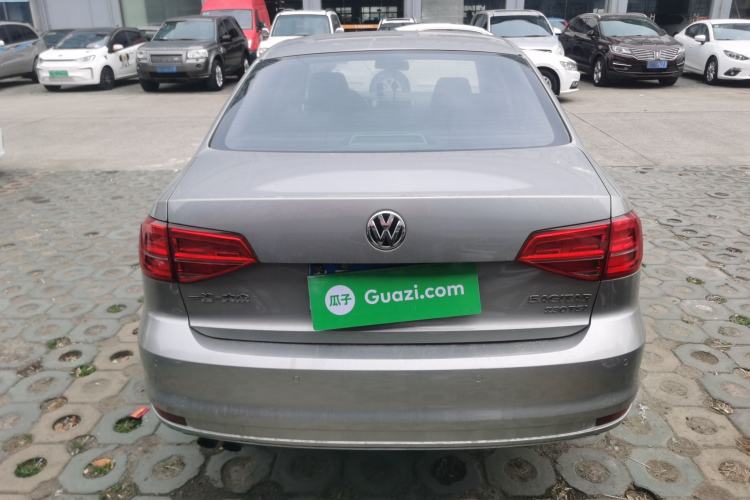 Used Volkswagen Sagitar 2016 230TSI 25th Anniversary Edition Exterior 4