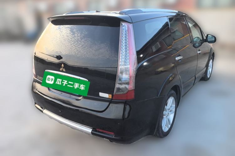 Used Mitsubishi Grandis 2009 2.4 6-Seater Elite Edition Rear Right 45 Deg